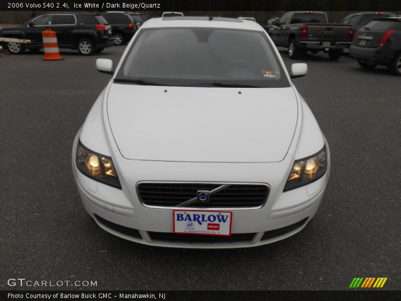 Ice White / Dark Beige/Quartz 2006 Volvo S40 2.4i