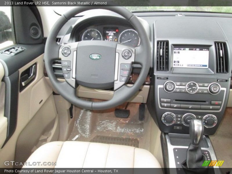 Santorini Black Metallic / Almond 2013 Land Rover LR2 HSE