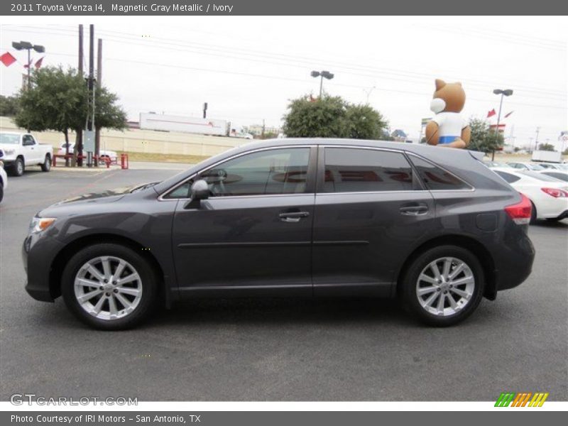 Magnetic Gray Metallic / Ivory 2011 Toyota Venza I4