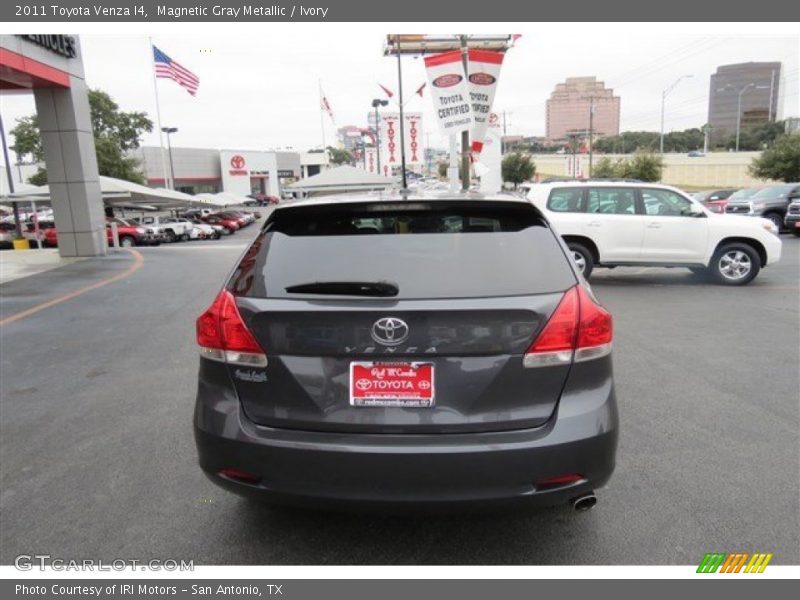 Magnetic Gray Metallic / Ivory 2011 Toyota Venza I4