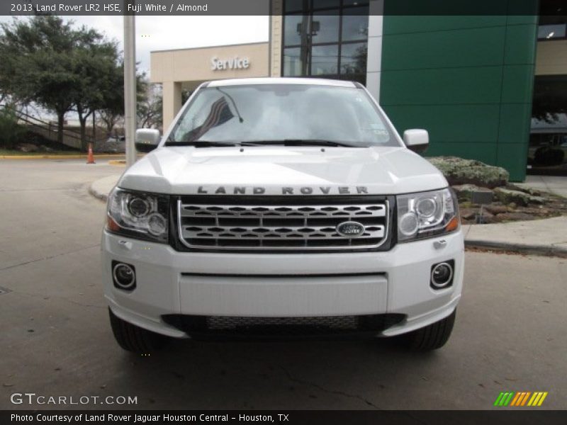 Fuji White / Almond 2013 Land Rover LR2 HSE