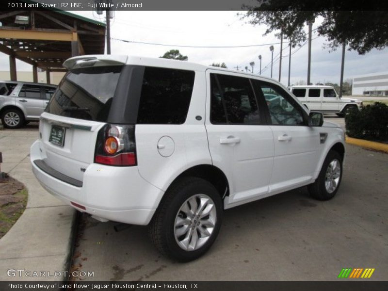 Fuji White / Almond 2013 Land Rover LR2 HSE