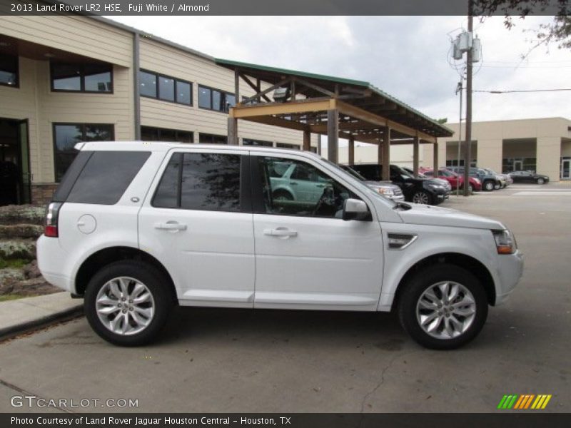 Fuji White / Almond 2013 Land Rover LR2 HSE