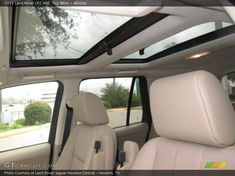 Fuji White / Almond 2013 Land Rover LR2 HSE