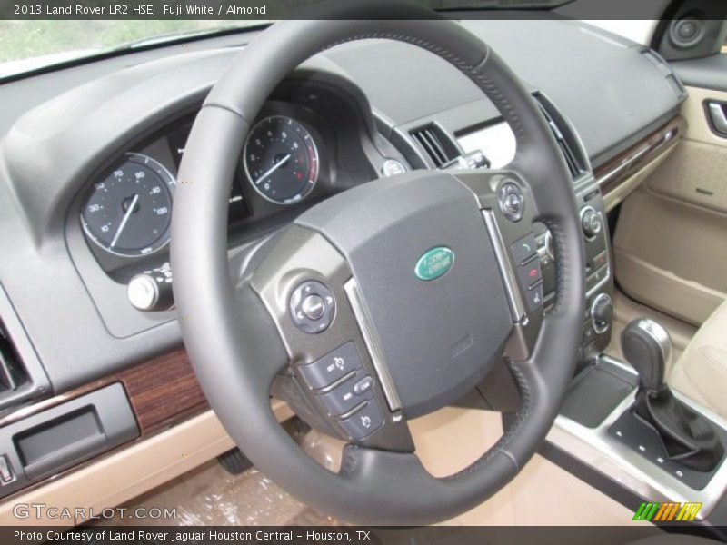 Fuji White / Almond 2013 Land Rover LR2 HSE