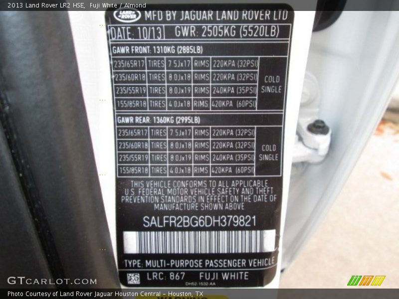 Fuji White / Almond 2013 Land Rover LR2 HSE