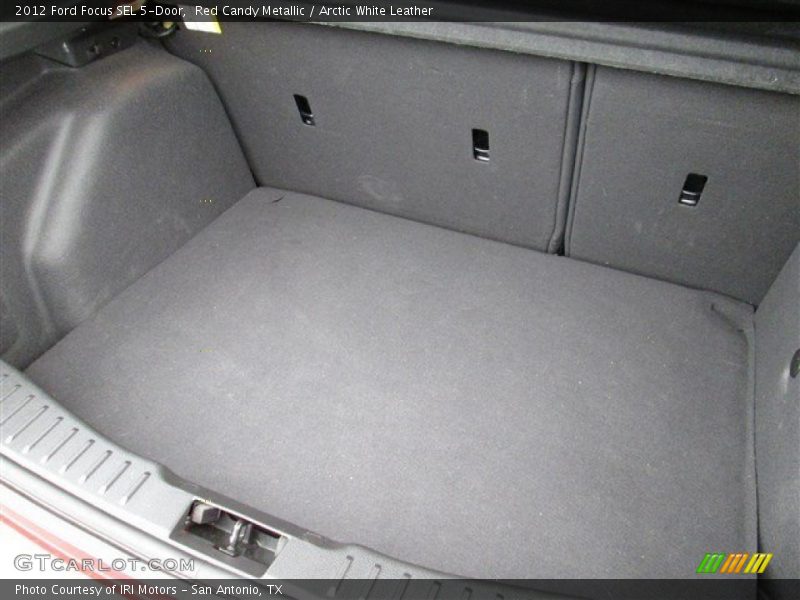  2012 Focus SEL 5-Door Trunk
