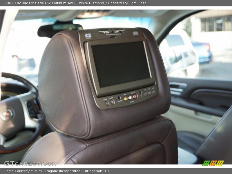 Entertainment System of 2009 Escalade ESV Platinum AWD