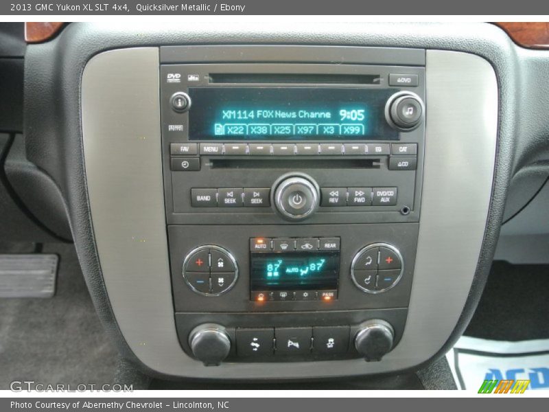 Quicksilver Metallic / Ebony 2013 GMC Yukon XL SLT 4x4