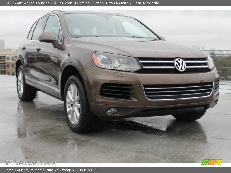 Front 3/4 View of 2013 Touareg VR6 FSI Sport 4XMotion