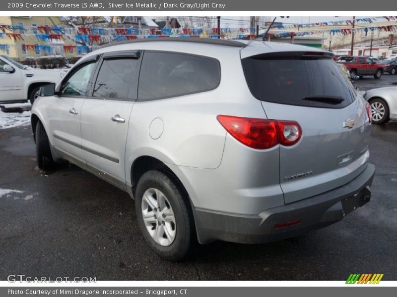  2009 Traverse LS AWD Silver Ice Metallic