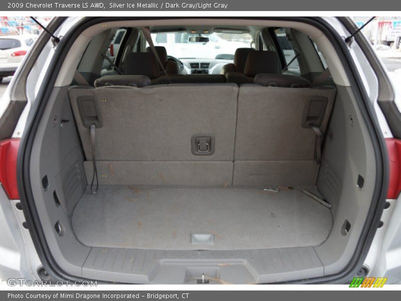 Silver Ice Metallic / Dark Gray/Light Gray 2009 Chevrolet Traverse LS AWD