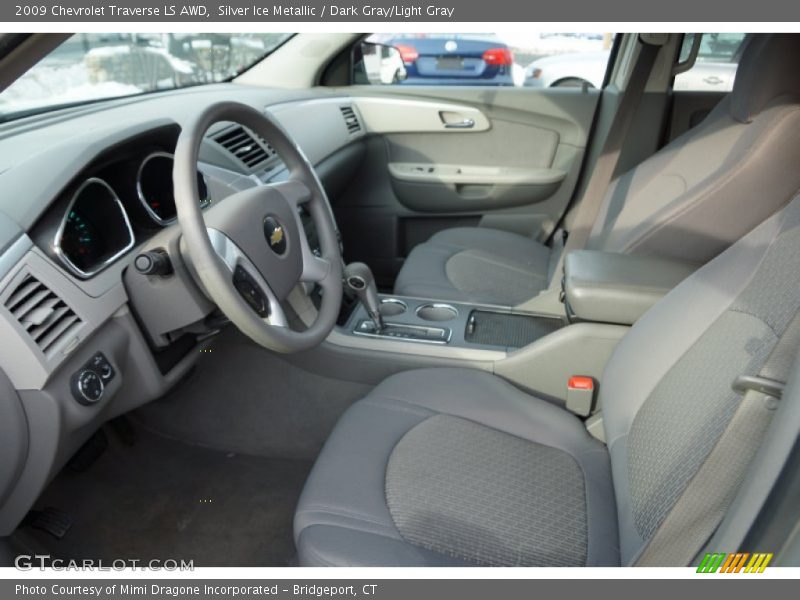 Silver Ice Metallic / Dark Gray/Light Gray 2009 Chevrolet Traverse LS AWD