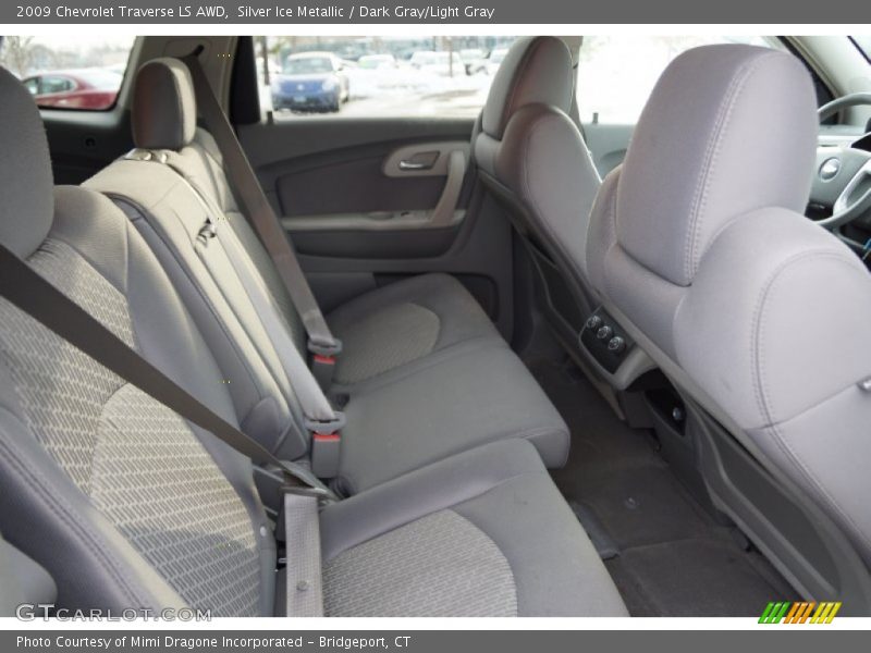 Silver Ice Metallic / Dark Gray/Light Gray 2009 Chevrolet Traverse LS AWD