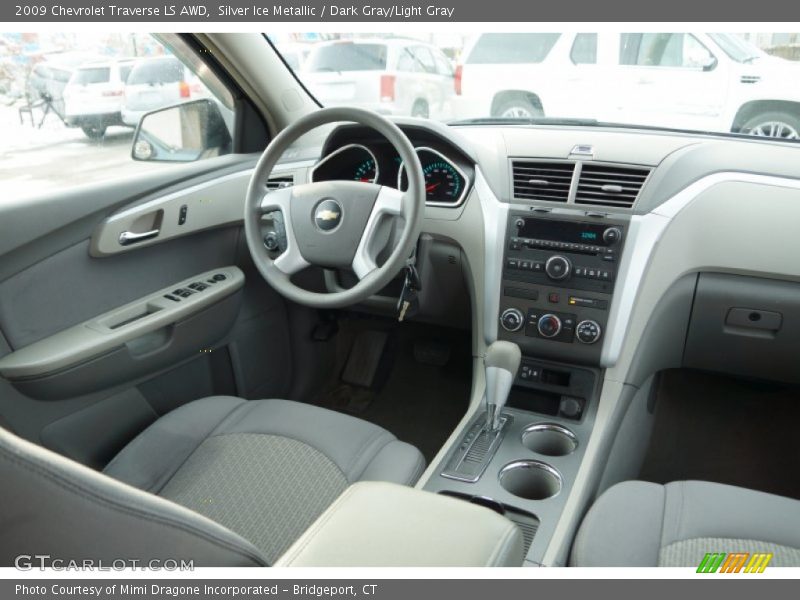 Silver Ice Metallic / Dark Gray/Light Gray 2009 Chevrolet Traverse LS AWD