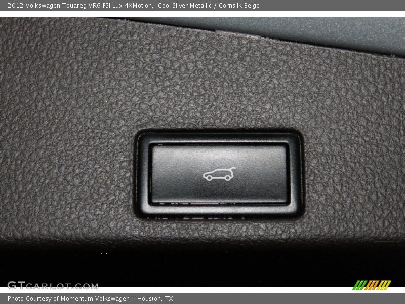 Cool Silver Metallic / Cornsilk Beige 2012 Volkswagen Touareg VR6 FSI Lux 4XMotion