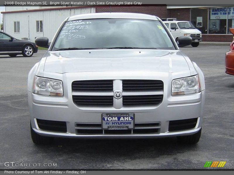 Bright Silver Metallic / Dark Slate Gray/Light Slate Gray 2008 Dodge Magnum SE