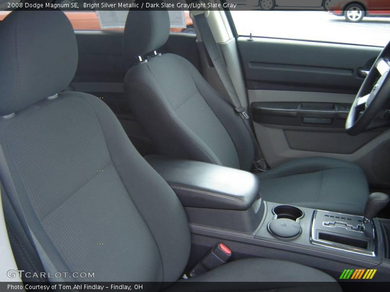 Bright Silver Metallic / Dark Slate Gray/Light Slate Gray 2008 Dodge Magnum SE
