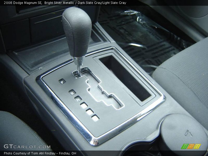 Bright Silver Metallic / Dark Slate Gray/Light Slate Gray 2008 Dodge Magnum SE