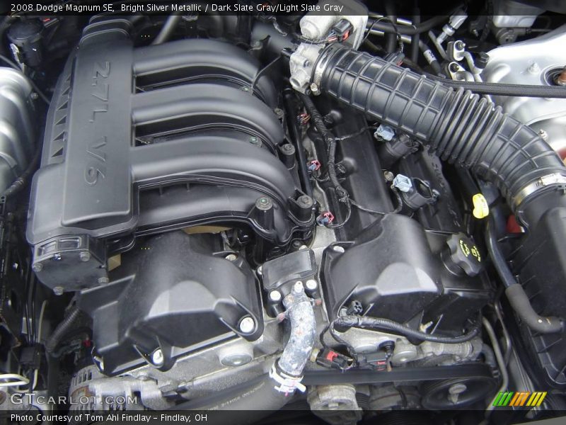 Bright Silver Metallic / Dark Slate Gray/Light Slate Gray 2008 Dodge Magnum SE