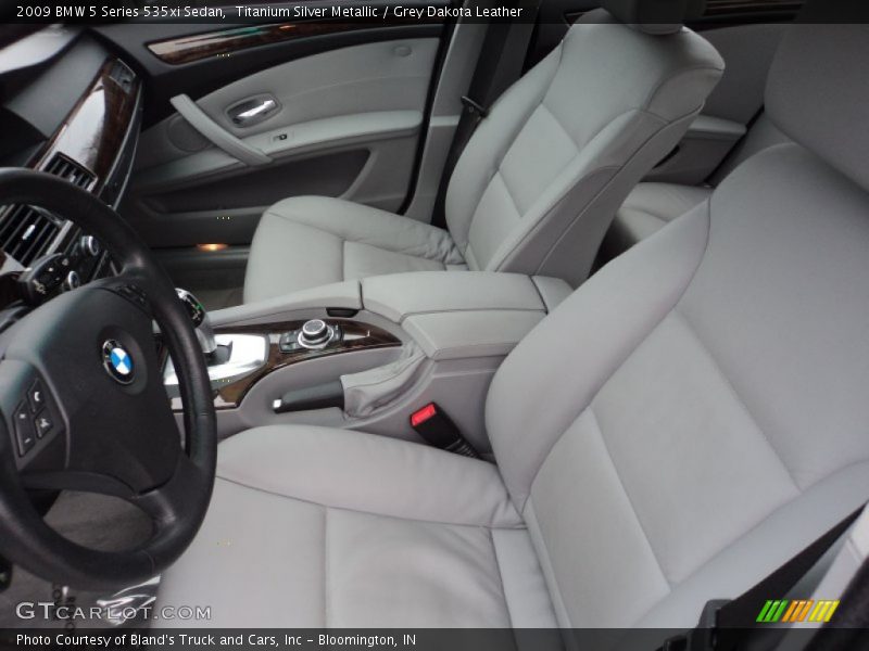 Front Seat of 2009 5 Series 535xi Sedan