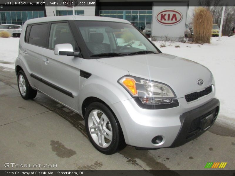 Bright Silver / Black Soul Logo Cloth 2011 Kia Soul +