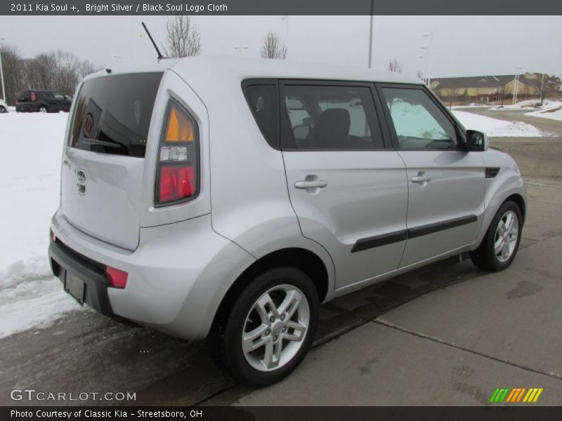 Bright Silver / Black Soul Logo Cloth 2011 Kia Soul +