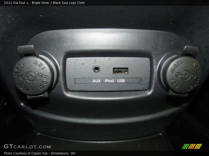 Bright Silver / Black Soul Logo Cloth 2011 Kia Soul +