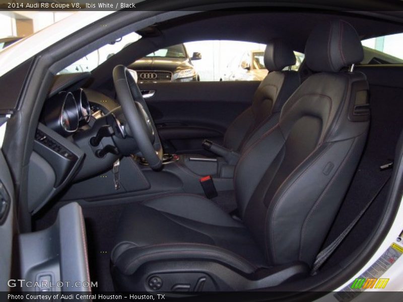 Front Seat of 2014 R8 Coupe V8