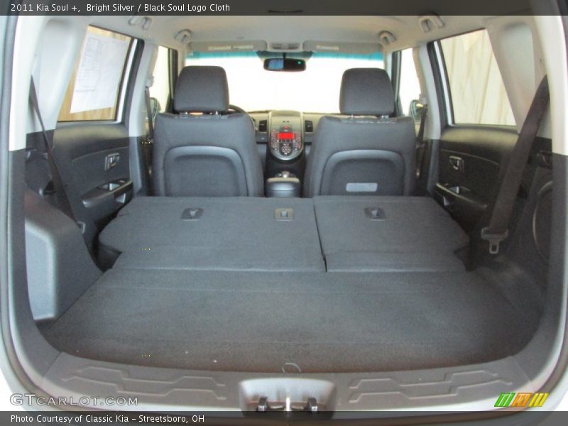 Bright Silver / Black Soul Logo Cloth 2011 Kia Soul +