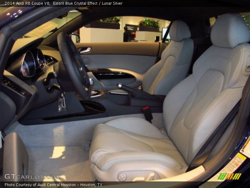 Front Seat of 2014 R8 Coupe V8