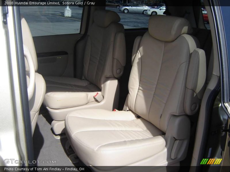 Sonora Gold / Gray 2008 Hyundai Entourage Limited