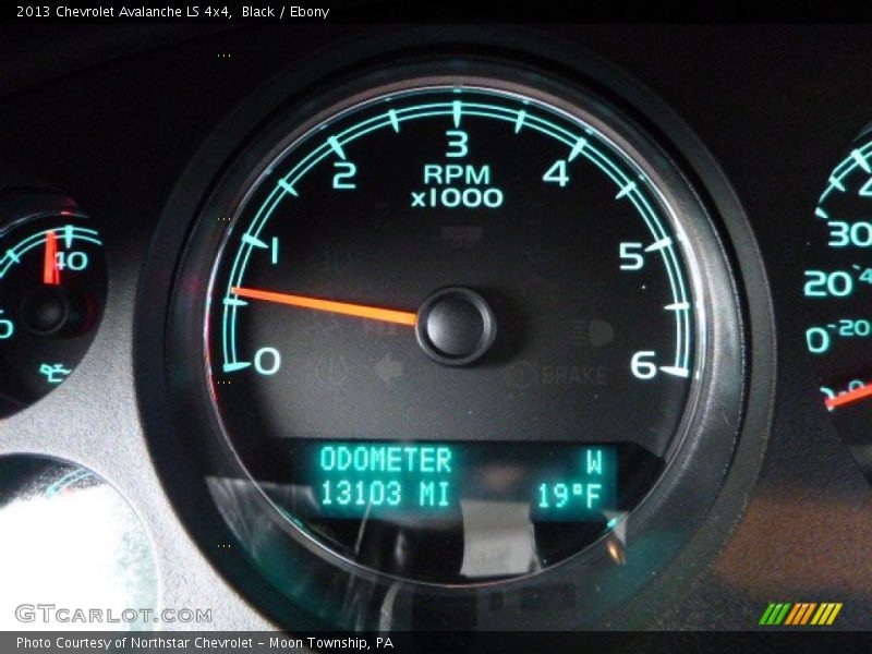 Black / Ebony 2013 Chevrolet Avalanche LS 4x4