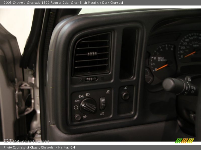 Silver Birch Metallic / Dark Charcoal 2005 Chevrolet Silverado 1500 Regular Cab