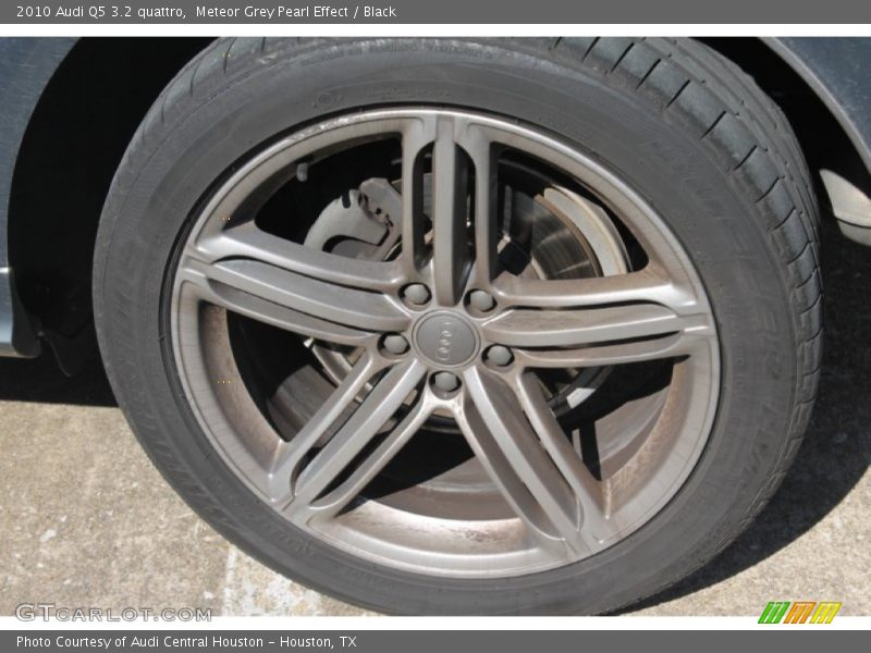 Meteor Grey Pearl Effect / Black 2010 Audi Q5 3.2 quattro