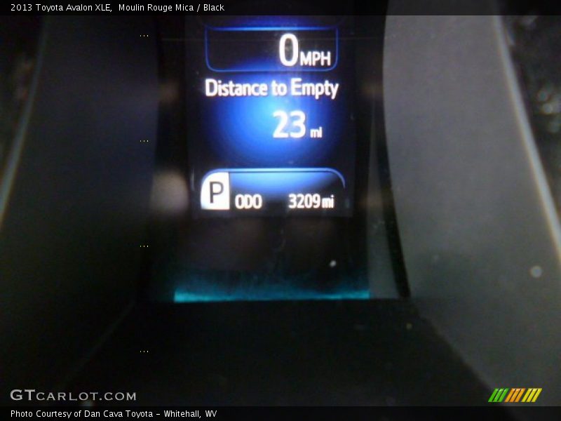 Moulin Rouge Mica / Black 2013 Toyota Avalon XLE