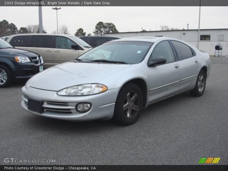 Front 3/4 View of 2003 Intrepid ES