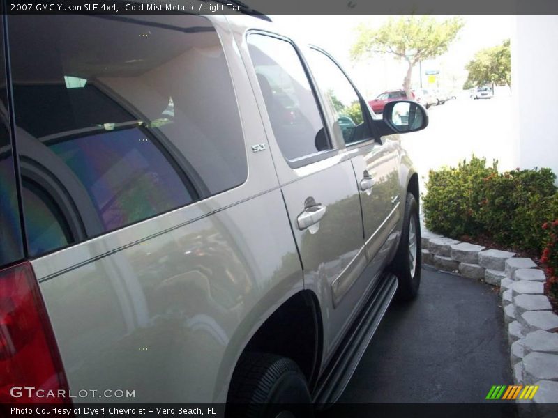 Gold Mist Metallic / Light Tan 2007 GMC Yukon SLE 4x4