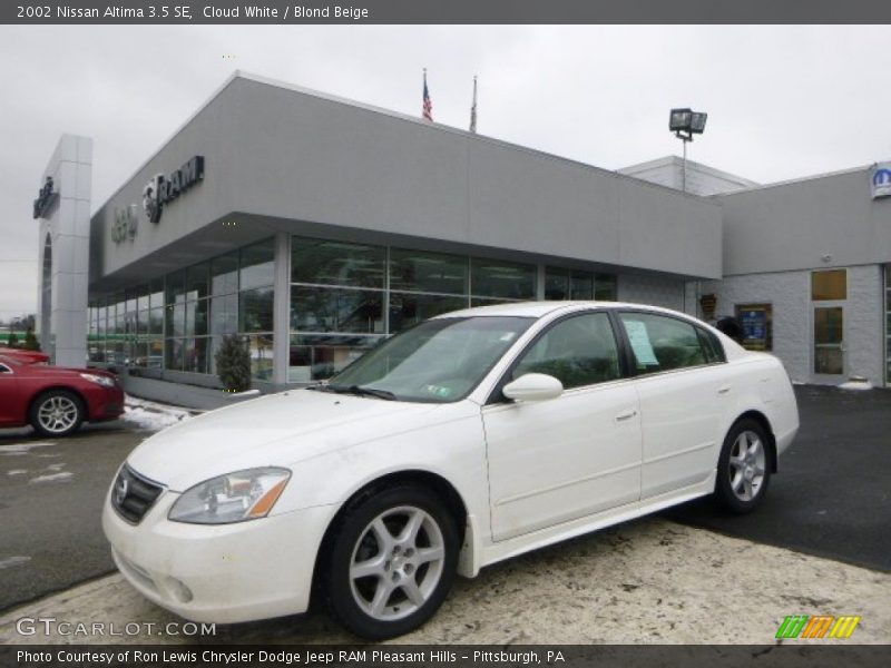 Cloud White / Blond Beige 2002 Nissan Altima 3.5 SE