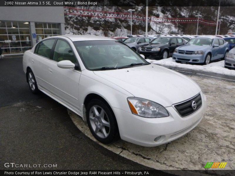 Cloud White / Blond Beige 2002 Nissan Altima 3.5 SE