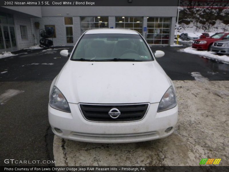 Cloud White / Blond Beige 2002 Nissan Altima 3.5 SE