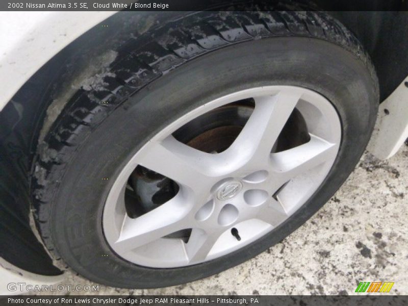 Cloud White / Blond Beige 2002 Nissan Altima 3.5 SE