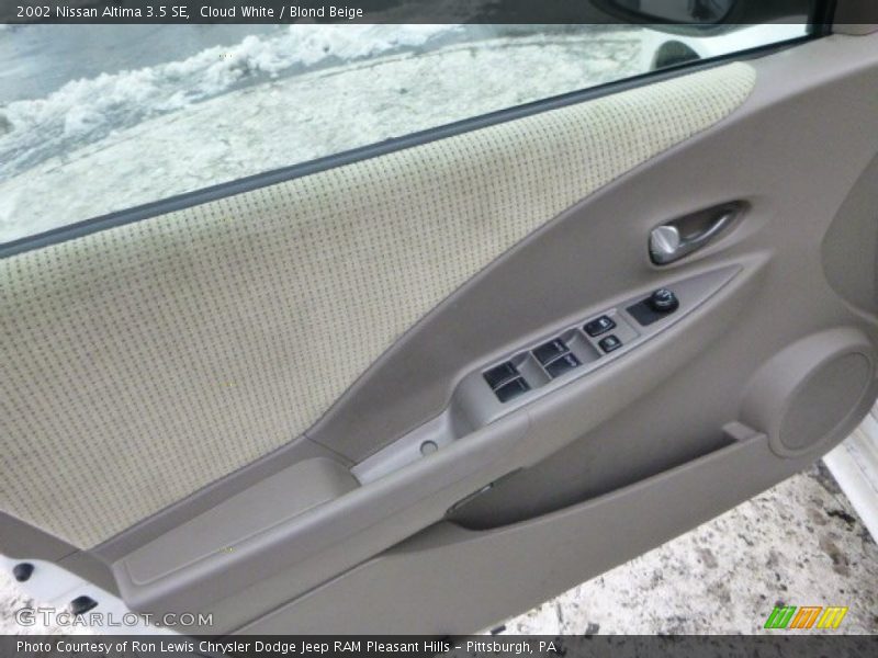 Cloud White / Blond Beige 2002 Nissan Altima 3.5 SE