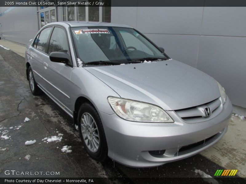 Front 3/4 View of 2005 Civic LX Sedan