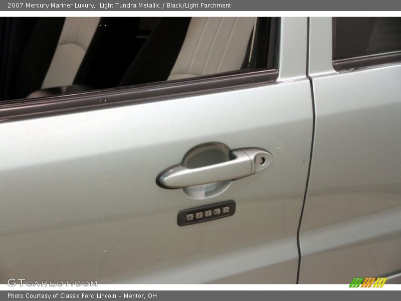 Light Tundra Metallic / Black/Light Parchment 2007 Mercury Mariner Luxury