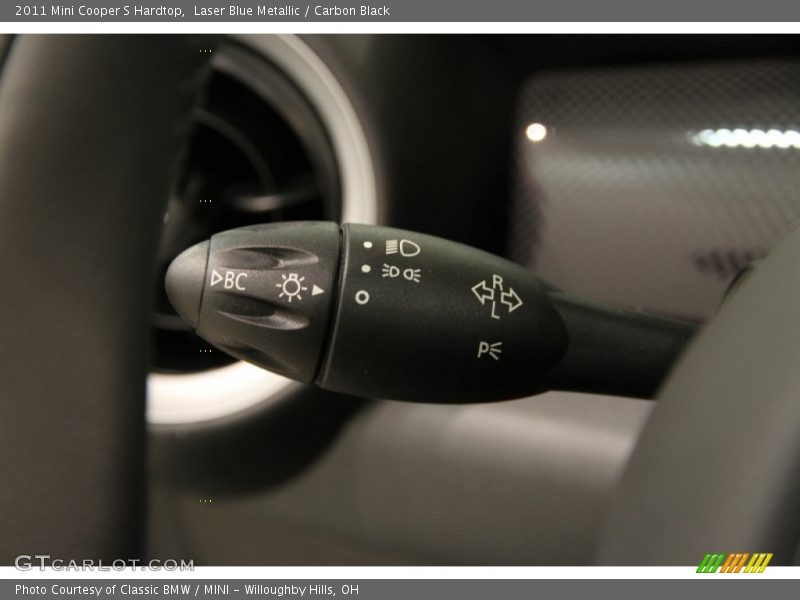 Controls of 2011 Cooper S Hardtop