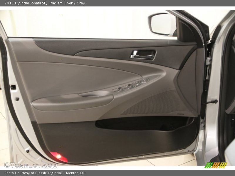 Radiant Silver / Gray 2011 Hyundai Sonata SE