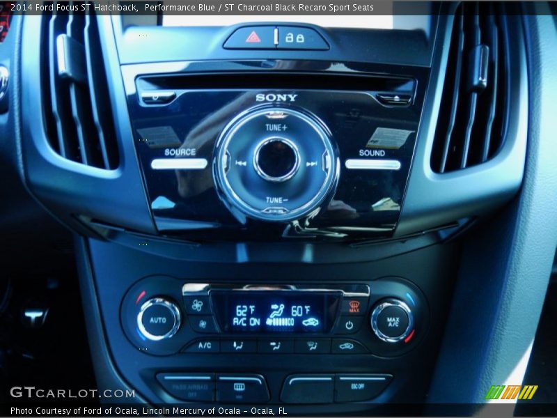 Controls of 2014 Focus ST Hatchback