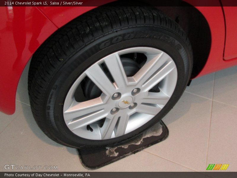 Salsa / Silver/Silver 2014 Chevrolet Spark LS