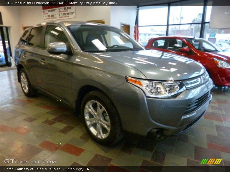Mercury Gray Metallic / Black 2014 Mitsubishi Outlander SE S-AWC